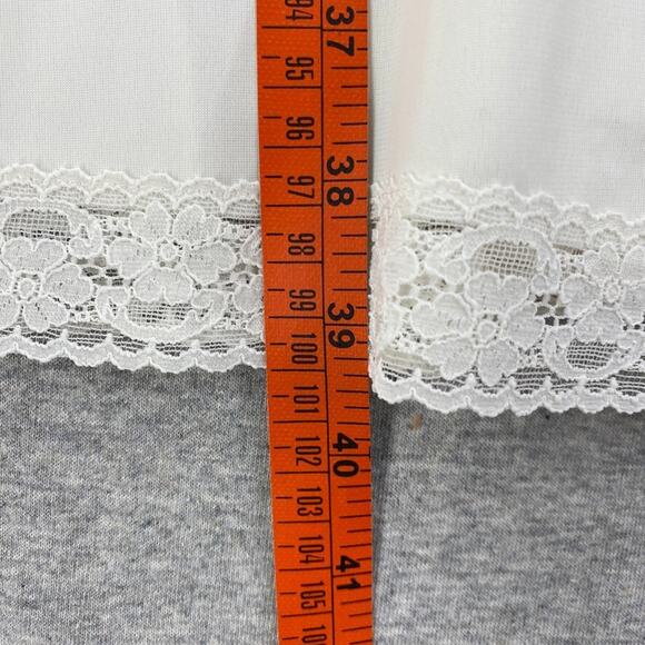 Vintage Vanity Fair Full Slip Womens 32 / 26" Long White Lace Trim Adj. Straps - Picture 9 of 12